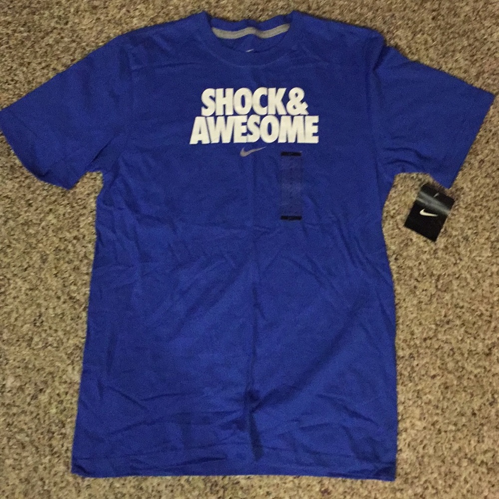 Men’s size small Nike shirt